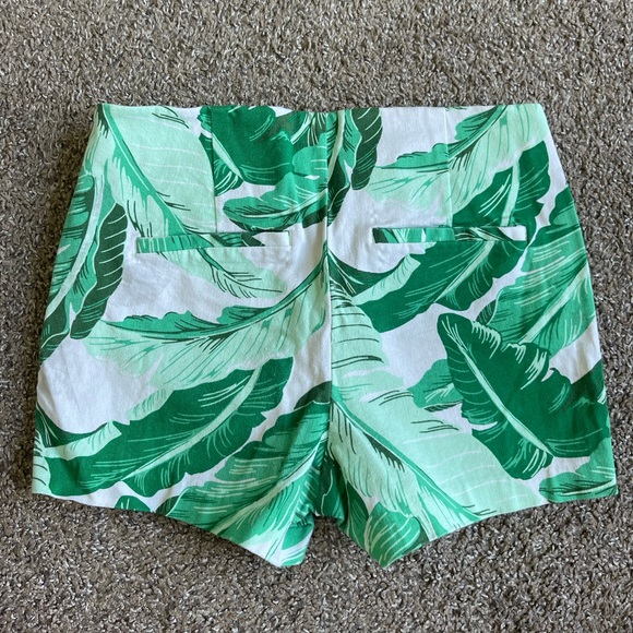 Old navy shorts - Picture 2 of 3